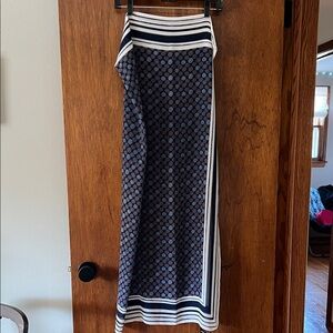 Jason Wu - Target- Navy and White Geometric Wheel Patterned Large Square Scarf